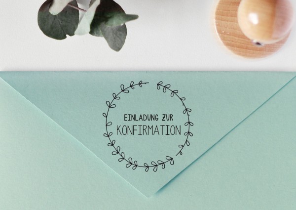 Stempel mit Spruch "Einladung zur Konfirmation", mit Blätterkranz