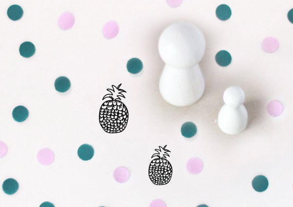 Kleiner Stempel mit Motiv: Ananas